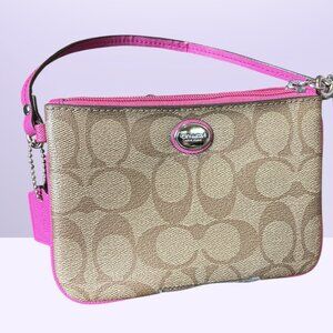 Coach Small Peyton Wristlet F50142
